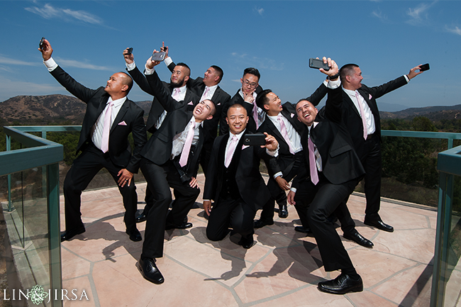 Groomsmen_Selfie_Pose2